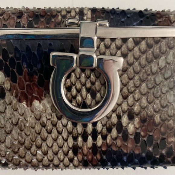 Salvatore Ferragamo REAL Reptile Key Holder- NEVER BEEN USED - Picture 5 of 7